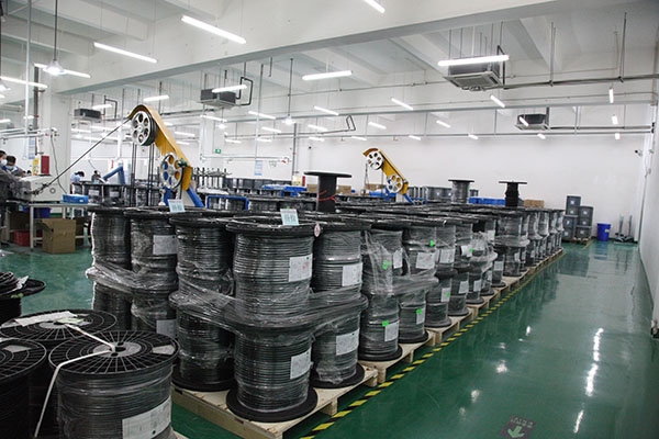 Production equipment and assembly line